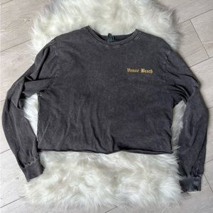 charcoal grey long sleeve cropped tee! Wild Fable, size Small & v great condit.!